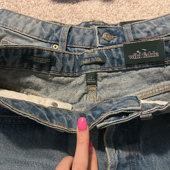 Size 4 NWT Bermuda Shorts! - Picture 2 of 5